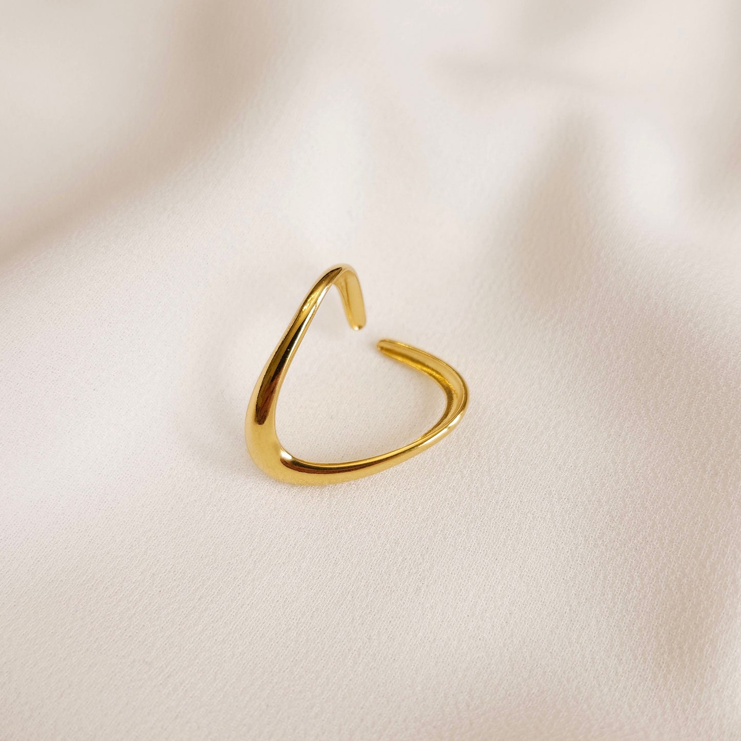 V Shaped Ring