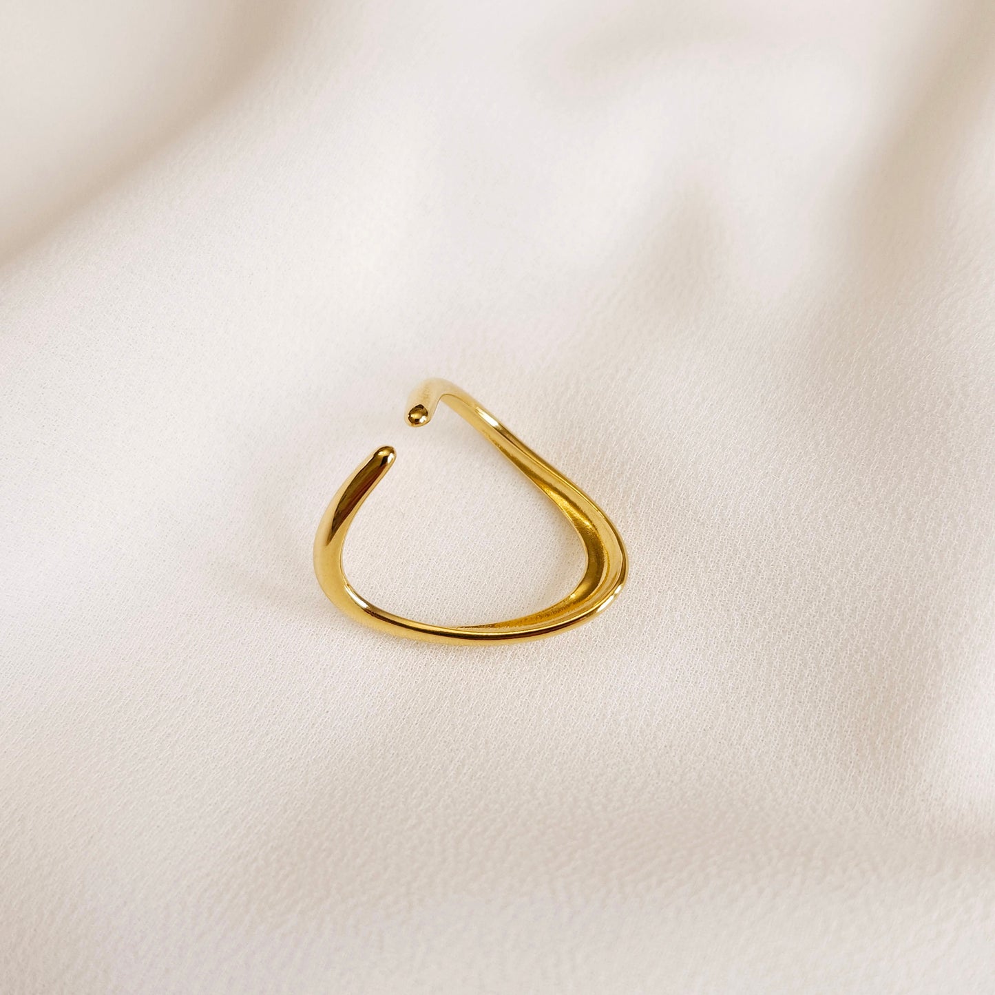 V Shaped Ring