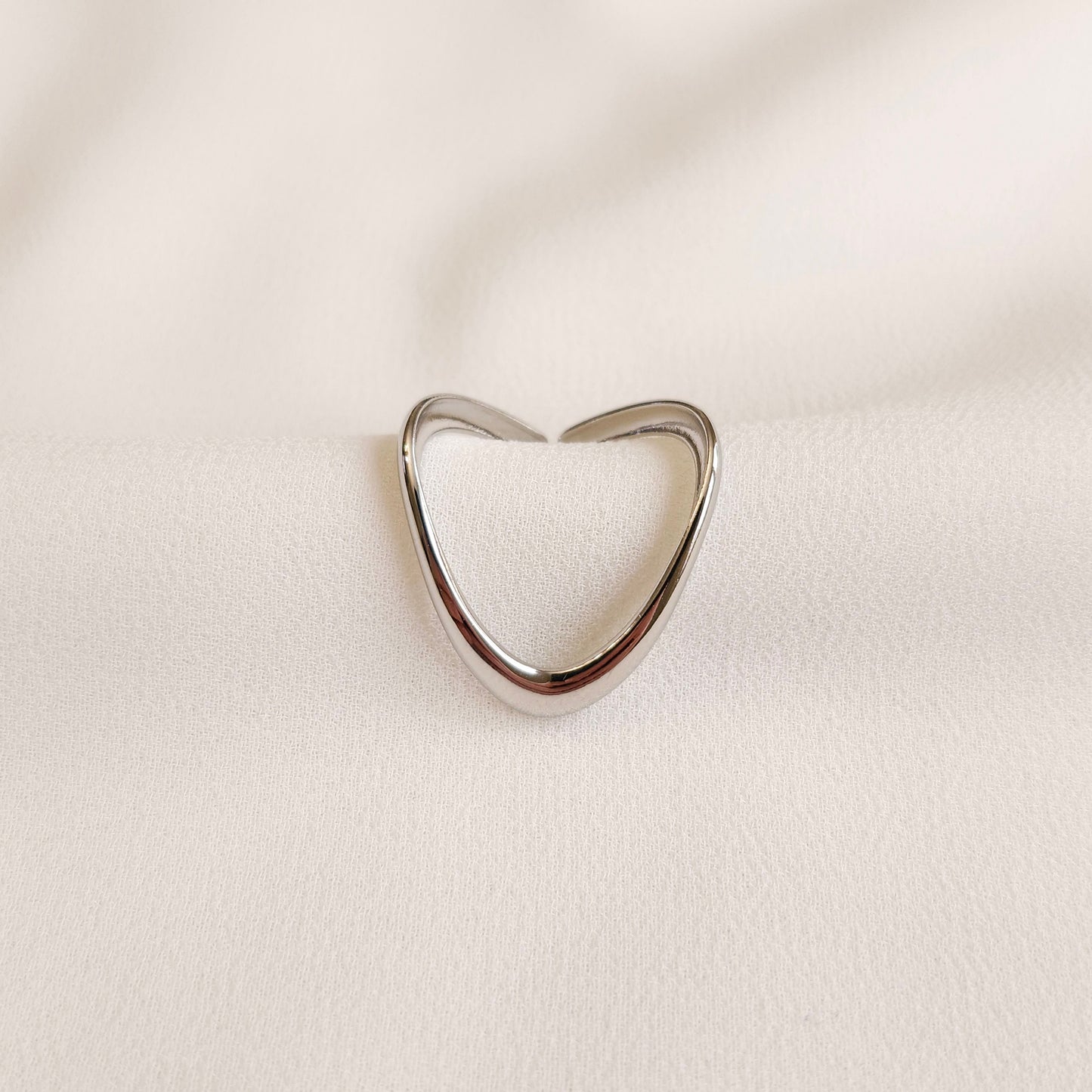 V Shaped Ring
