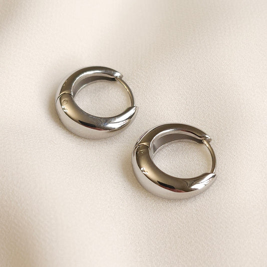 Basic Tapered Huggie Earrings