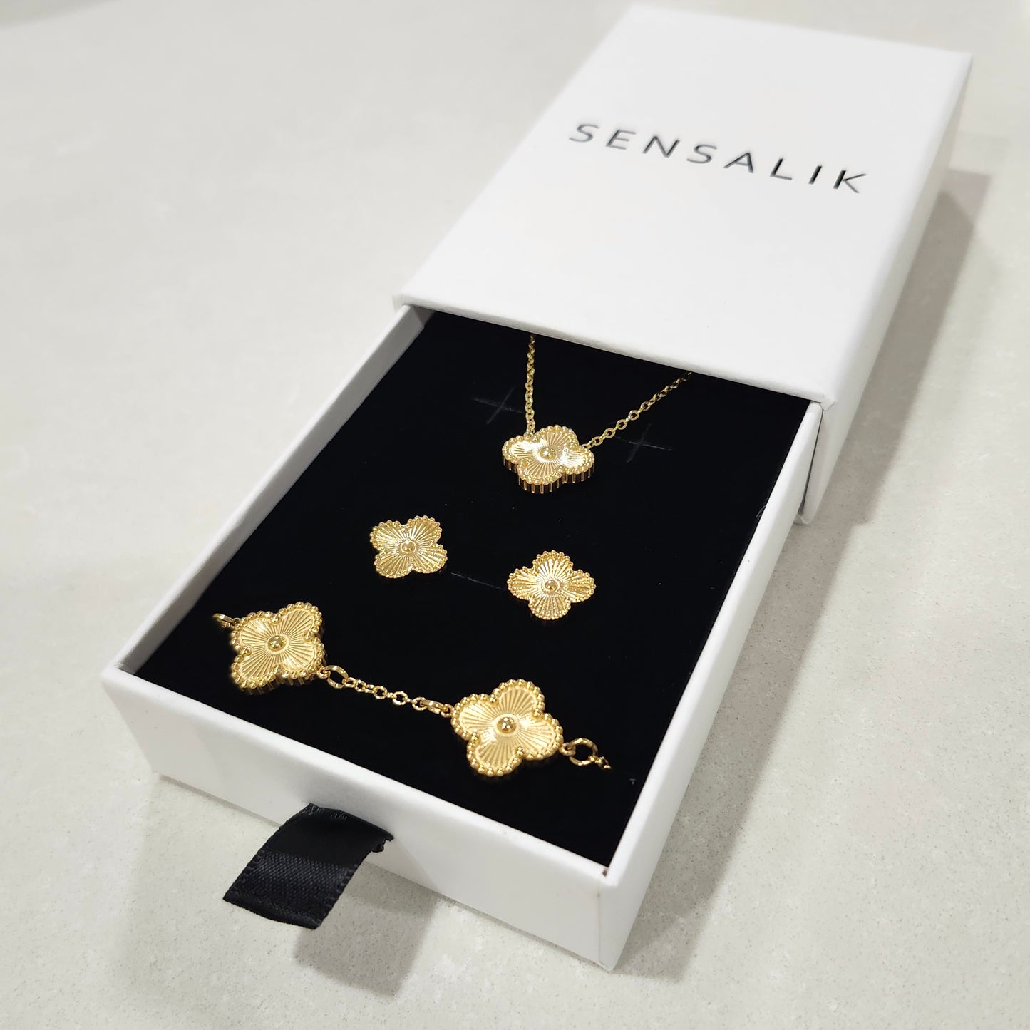Gold Clover Set