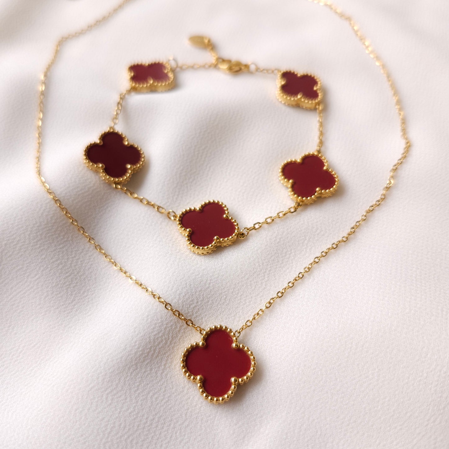 Burgundy Clover Set