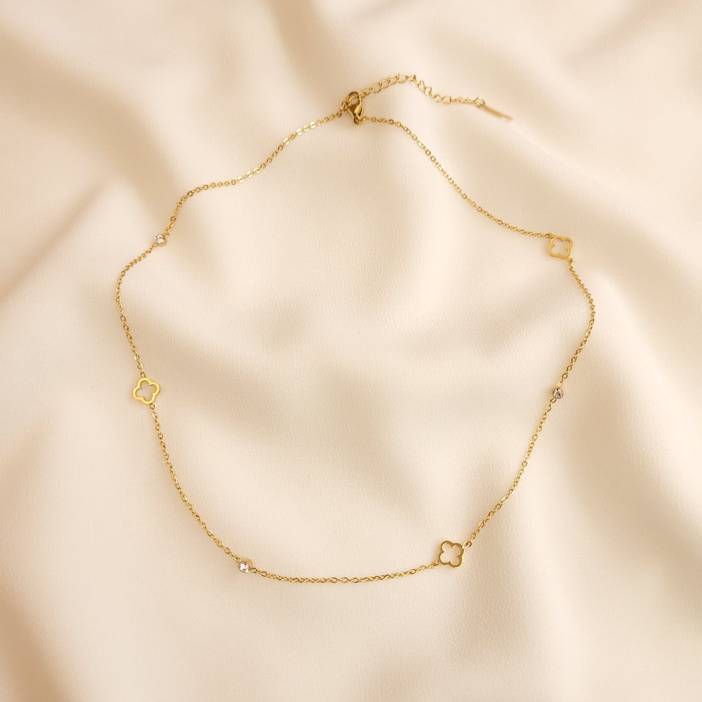 Dainty Clover Necklace