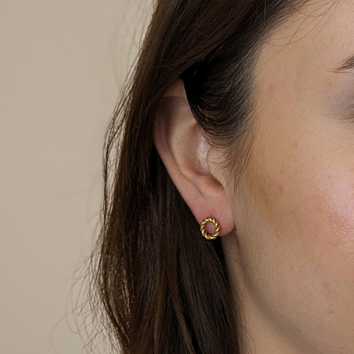 Twisted Circle Stud Earrings