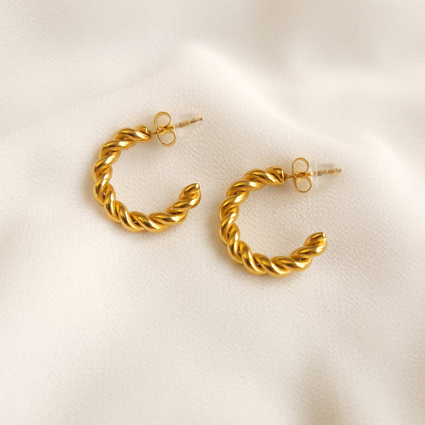 Dainty Twist Hoop Earrings