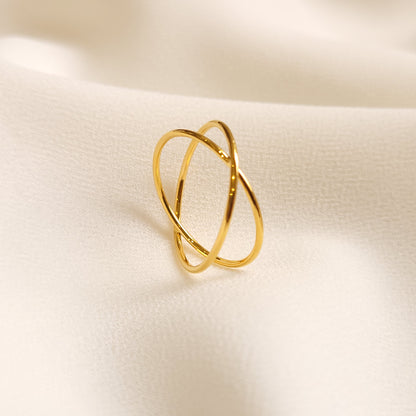 Bague délicate croisée