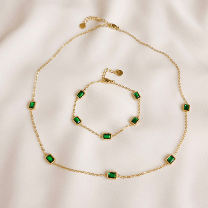 Collier d'émeraudes satellite