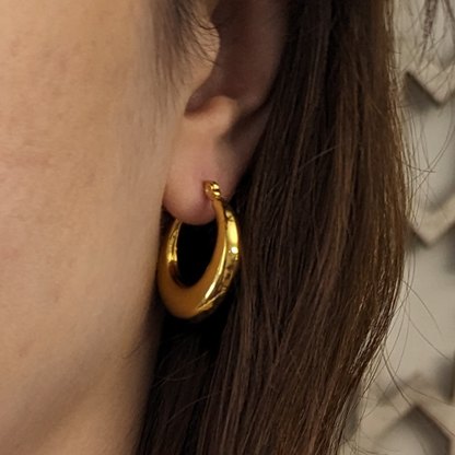 Boucles d'oreilles créoles audacieuses