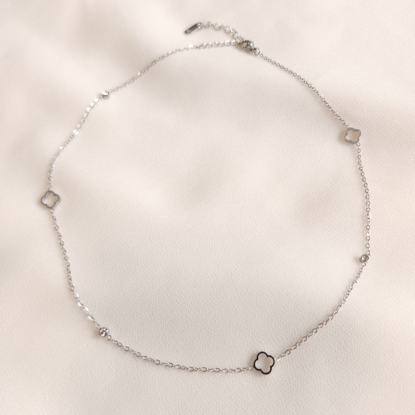 Dainty Clover Necklace