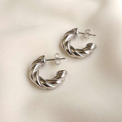 Boucle d'oreille torsadée
