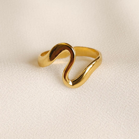 Wavy Minimalist Ring