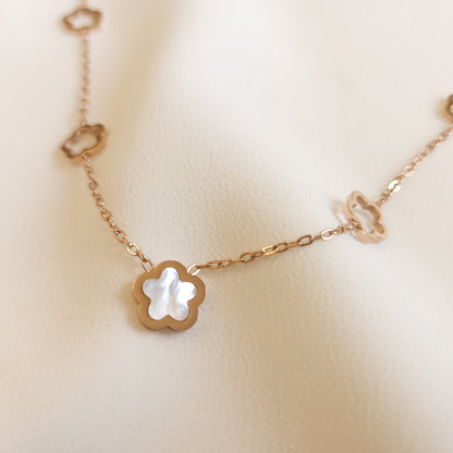 Collier coquillage trèfle