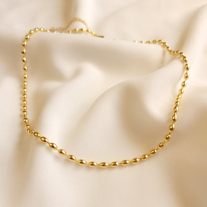Collier de perles ovales