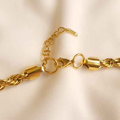 Collier corde audacieux